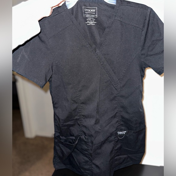 Cherokee Workwear Scrub Top - Picture 1 of 2